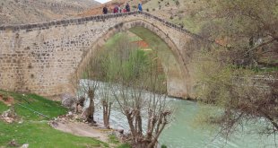 Doğa tutkunları Çemişgezek'in tarihi ve doğal güzelliklerini gezdi