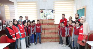 Okullardan toplanan yardımlar Kızılay'a teslim edildi