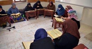 Muş'ta kadınların mukabele geleneği sürüyor