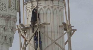 Metrelerce yükseklikte güvenlik önlemi almadan çalışıyorlar