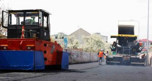 Iğdır'da asfaltlama devam ediyor