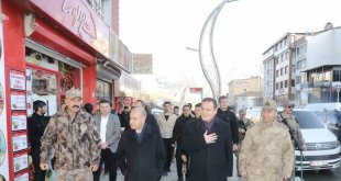 Emniyet Genel Müdürü Aktaş Hakkari'de esnafları dinledi