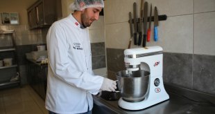 Emniyet Müdürlüğünün "Başar ki Hayallerini Kucakla" projesiyle iş sahibi oldu