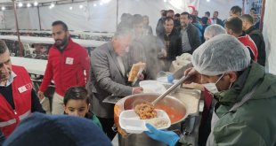 Kızılay Hakkari'de iftar çadırı açtı