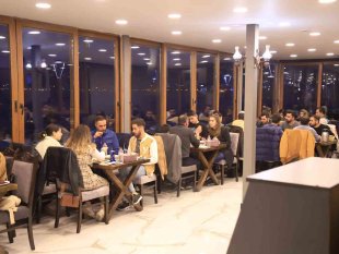 Tatvan'da depremzedeler yararına iftar