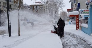 Van Büyükşehir Belediyesi'nden nisan ayında karla mücadele çalışması