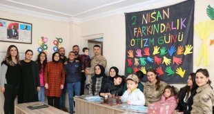 Bingöl'de jandarma özel çocukları ziyaret etti