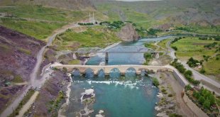 Depremlere meydan okuyan tarihi Palu Köprüsü ilk günkü ihtişamını koruyor