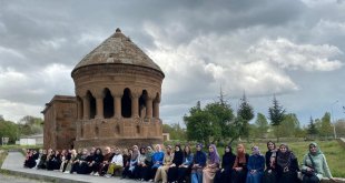 Vanlı öğrenciler Bitlis'in tarihi mekanlarını gezdi