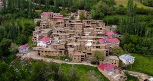 Bitlis'teki tarihi taş evler doğaseverlerin gözde rotalarından biri oldu