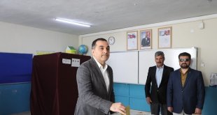 Kars Valisi Türker Öksüz oyunu kullandı