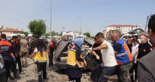 Iğdır'da otomobil ile motosikletin çarpışması sonucu 3 kişi öldü, 2 kişi yaralandı