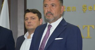 CHP Genel Başkan Yardımcısı Veli Ağbaba, mazbatasını aldı