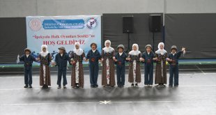 Van'da halkoyunları şenliği düzenlendi