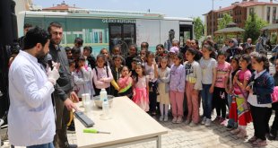 Elazığ'da depremzede çocuklar için bilim şenliği düzenlendi