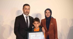 MHP Elazığ Milletvekili Işıkver, mazbatasını aldı