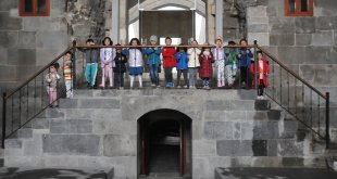 Erzurum'da anaokulu öğrencilerine tarihi mekanlar gezdirildi