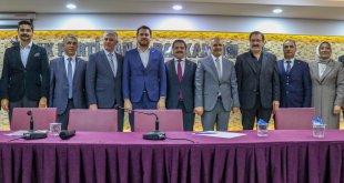 Van'da DEVA Partisi İl Başkanı Erdinç Peker ve bazı teşkilat üyeleri AK Parti'ye katıldı