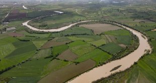 Karasu Nehri çevresi ilkbahar yağışlarıyla yeşile büründü