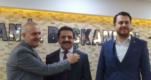 Deva Partisi'nde şok istifa