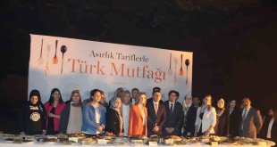Iğdır mutfağı Tuz Mağarası'nda tanıtıldı