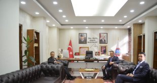 Vali Yardımcısı Yusuf Beran Vuran Belediye Başkanı Karadoğan'a ziyaret