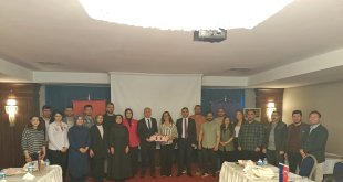 Ağrı'da 'Ortaöğretimde Devam ve Okullaşma Oranlarının Artırılması Projesi' değerlendirme toplantısı
