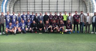 Tatvan'da öğretmenler arası futbol turnuvası başladı