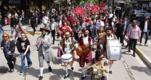 Van Akdamar Çocuk ve Gençlik Tiyatroları Şenliği başladı