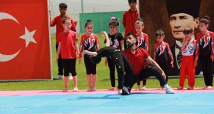 Bingöl'de 19 Mayıs coşkuyla kutlandı