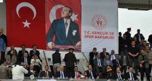 Kars Şehir Stadyumu'nda bayram coşkusu