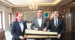 AK Parti Bitlis Milletvekili Bedirhanoğlu, Ahlat Belediyesini ziyaret etti