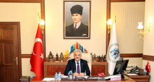 Vali Makas: "19 Mayıs, Türkiye Cumhuriyeti'nin temellerinin atıldığı bir diriliş ve şahlanış destanıdır"