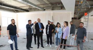 Belediye Başkan Vekili Aydın, halk kütüphanesi inşaatında incelemelerde bulundu