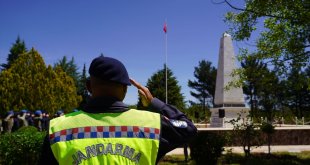 Malatya'da 2001'de askeri uçağın düşmesi sonucu şehit olan 34 asker anıldı