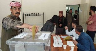 Hakkari'de oy kullanma işlemi başladı