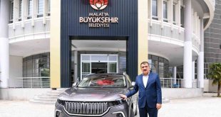 Malatya Büyükşehir Belediyesi'nin makam aracı TOGG teslim alındı