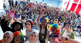 Diyadin'de minik yürekler tiyatro ile eğlendi