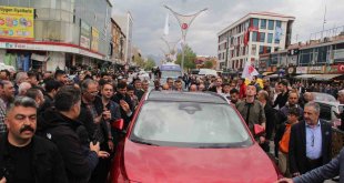 Türkiye'nin yerli otomobili TOGG Erzincan'da yoğun ilgi gördü
