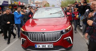 Türkiye'nin yerli otomobili Togg, Erzincan'da tanıtıldı
