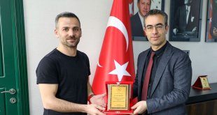 Ağrı Gençlik ve Spor İl Müdürü, Fırat Balkis'i Makamında Kabul Ederek Başarılarını Takdir Etti
