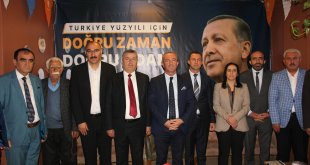 Hakkari'de Memleket Partisi İl Başkanı ve bazı teşkilat mensupları AK Parti'ye katıldı