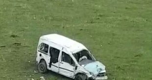Çıldır'da trafik kazası: 1 ölü, 2 yaralı