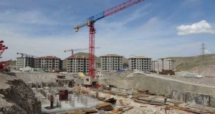 Malatya'da deprem konutları yükseliyor