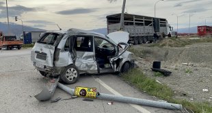 Erzincan'daki trafik kazasında 3 kişi yaralandı