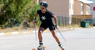 Ağrı'dan Seher Kaçmaz, Tekerlekli Kayak Türkiye Şampiyonasında Şampiyon Oldu