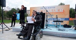 Engelliler gönüllerince eğlendi, izleyenler duygu dolu anlar yaşadı