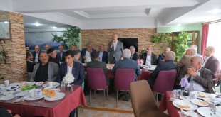 AK Parti Van milletvekili adayı Kayatürk, Gürpınar'da vatandaşlarla buluştu