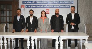 Van'da Vatan Partisi milletvekili adayları gazetecilerle bir araya geldi