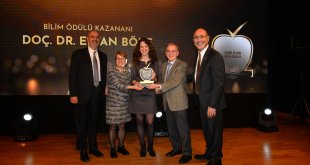 2023 Sabri Ülker Bilim Ödülü'nün sahibi Doç. Dr. Elvan Böke oldu